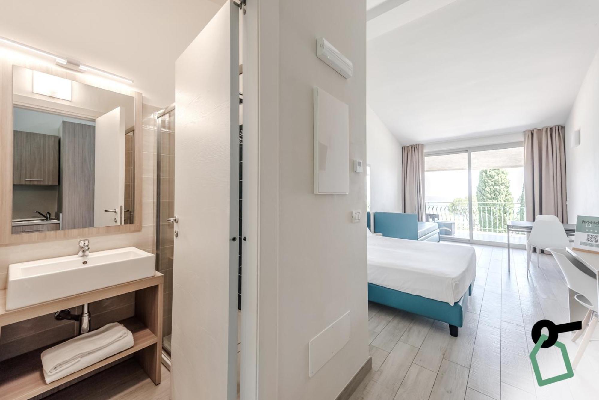 Hotiday Apartment Collection - Desenzano Desenzano del Garda Exteriör bild