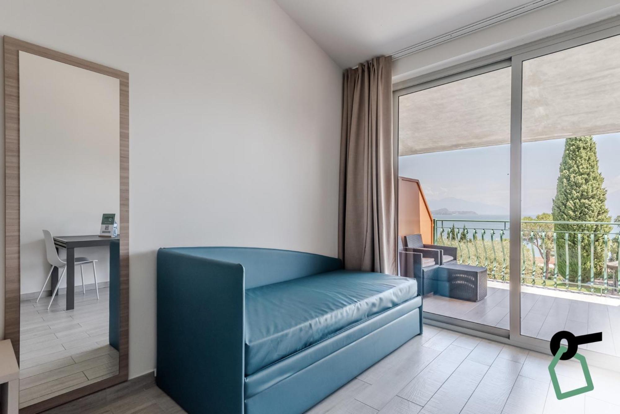 Hotiday Apartment Collection - Desenzano Desenzano del Garda Exteriör bild
